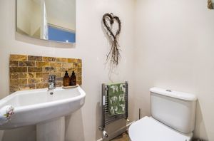En suite cloakroom to bedroom 4- click for photo gallery